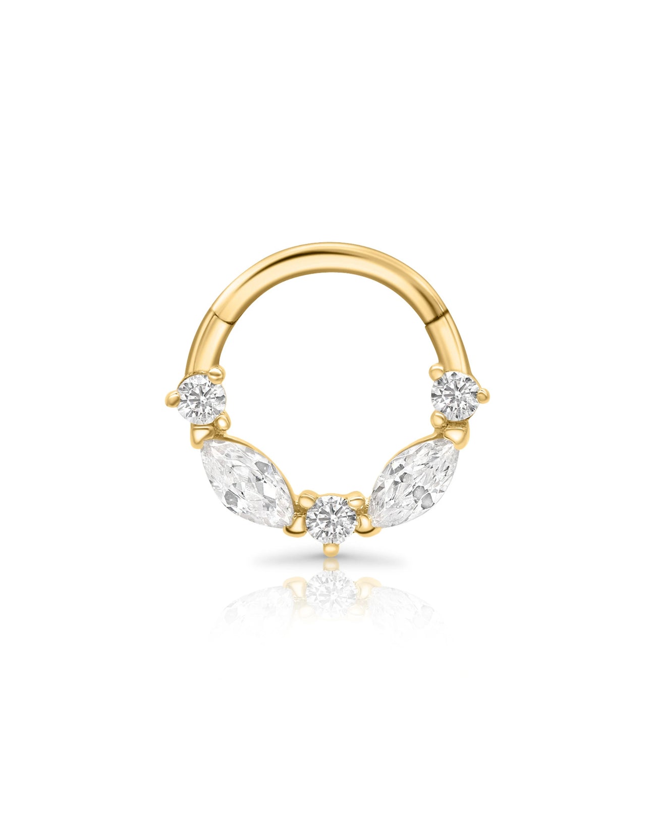 Produktfoto des Elysia Daith Ringes in Gold mit einem weißen Hintergrund