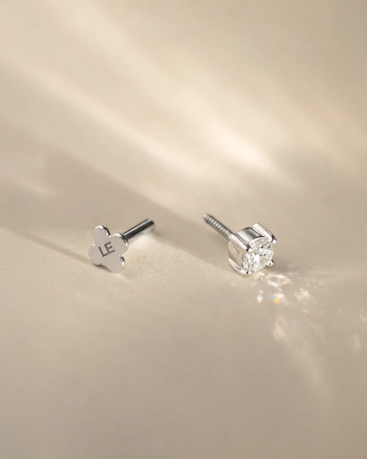 Kristall Ohrstecker Weißgold in 3mm mit Drehverschluss